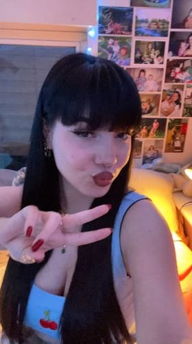 Emily OnlyFans unge 4