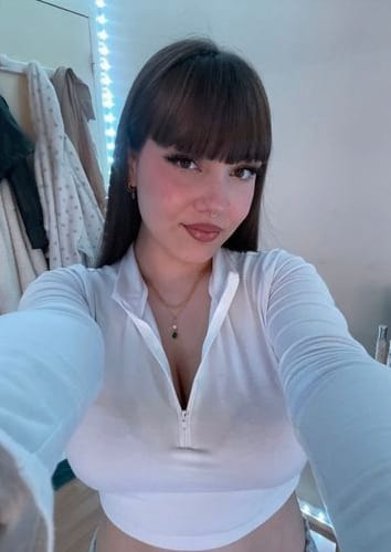 Chloé OnlyFans unge 4